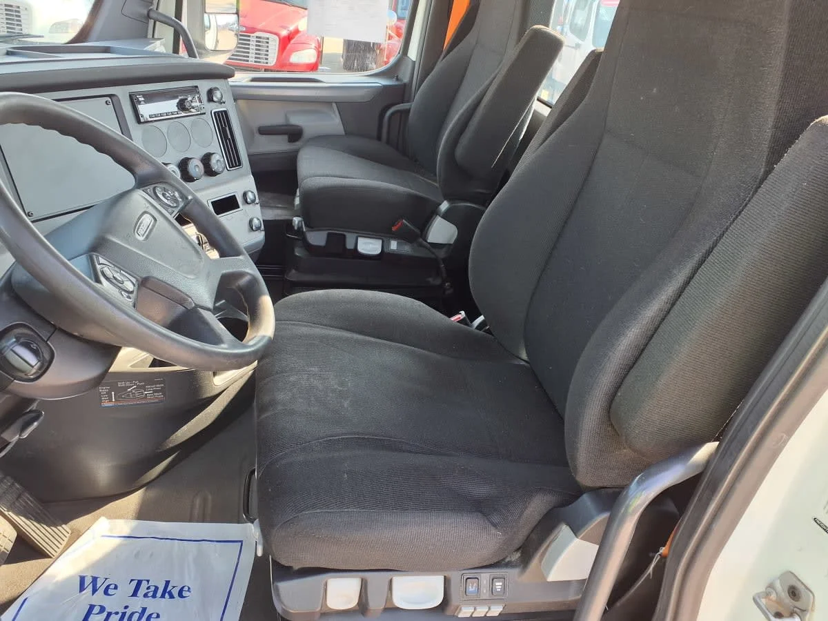 2020 Freightliner Cascadia in Greenville, SC — photo 7
