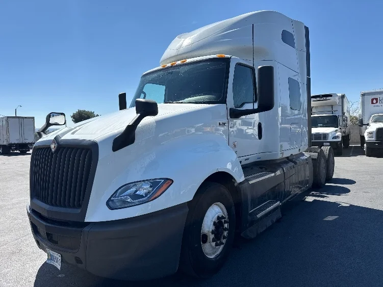 2023 International LT in Fontana, CA — photo 3