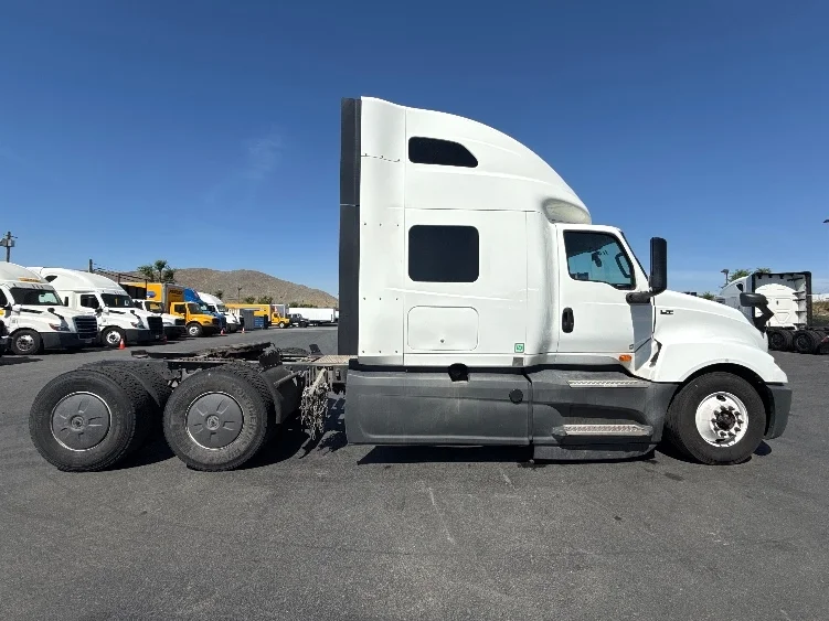 2023 International LT in Fontana, CA — photo 8