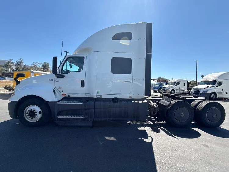 2023 International LT in Fontana, CA — photo 4