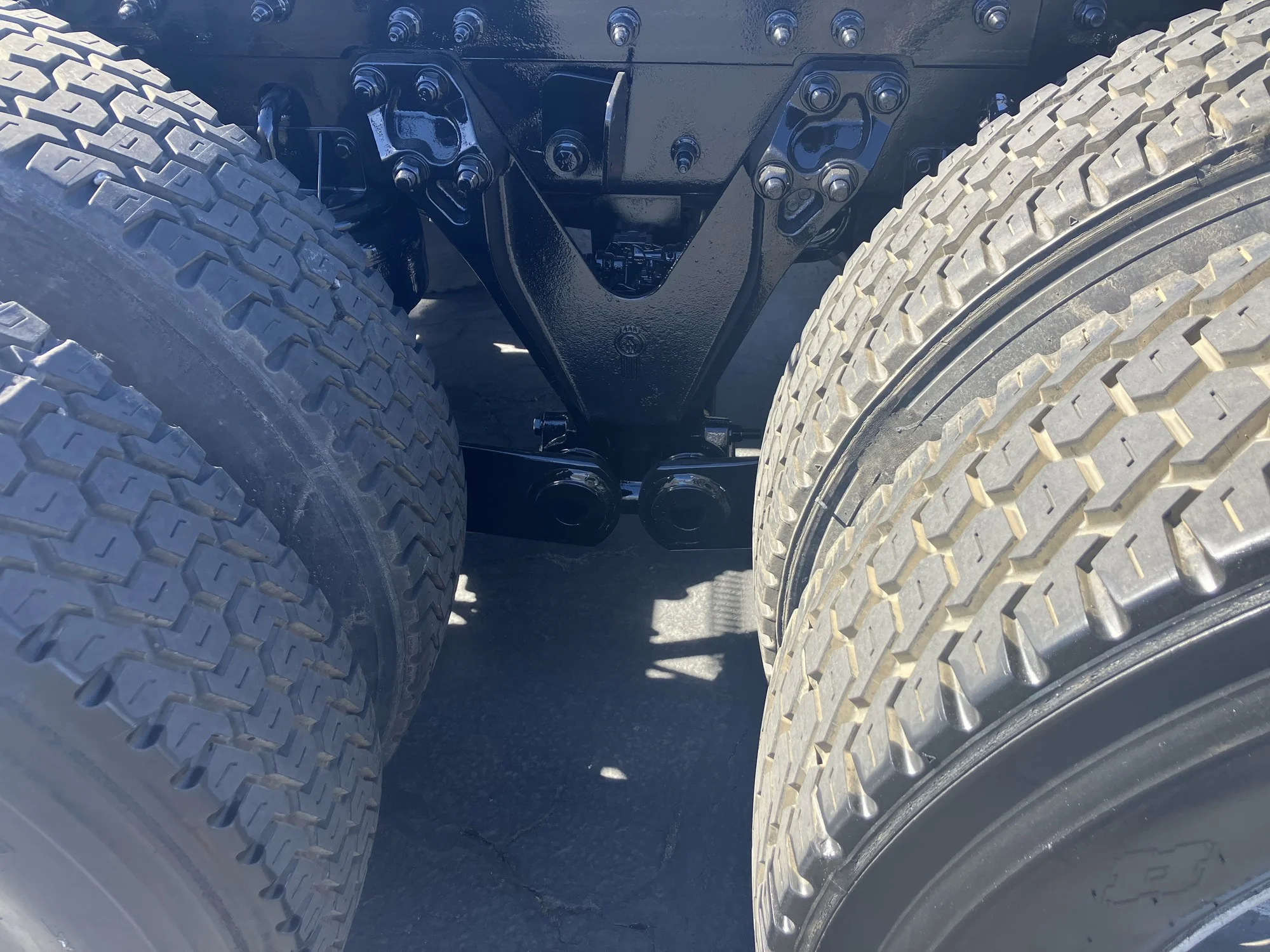 2023 Kenworth T880 - image 6