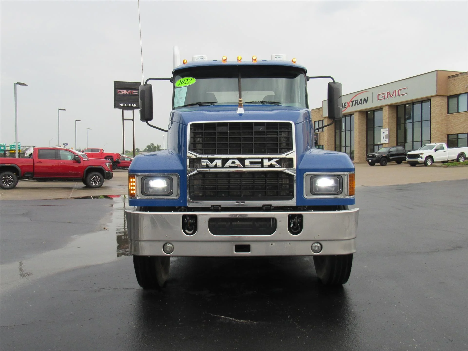 2022 Mack Pinnacle in Kansas City, MO — photo 9