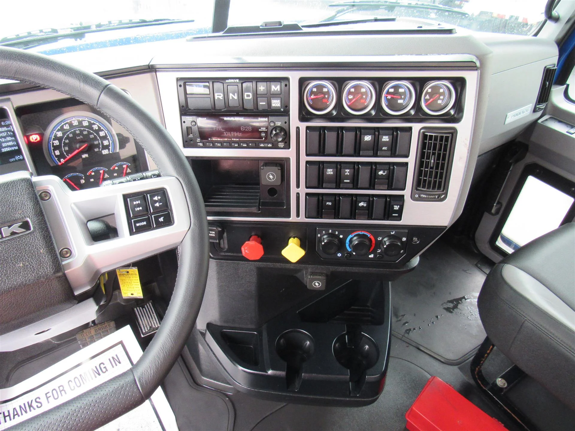 2022 Mack Pinnacle in Kansas City, MO — photo 14