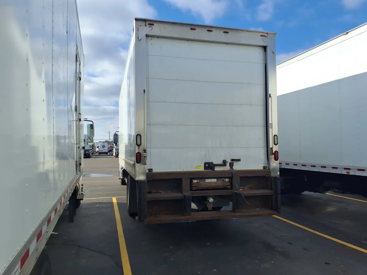 2018 International 4300 - image 6