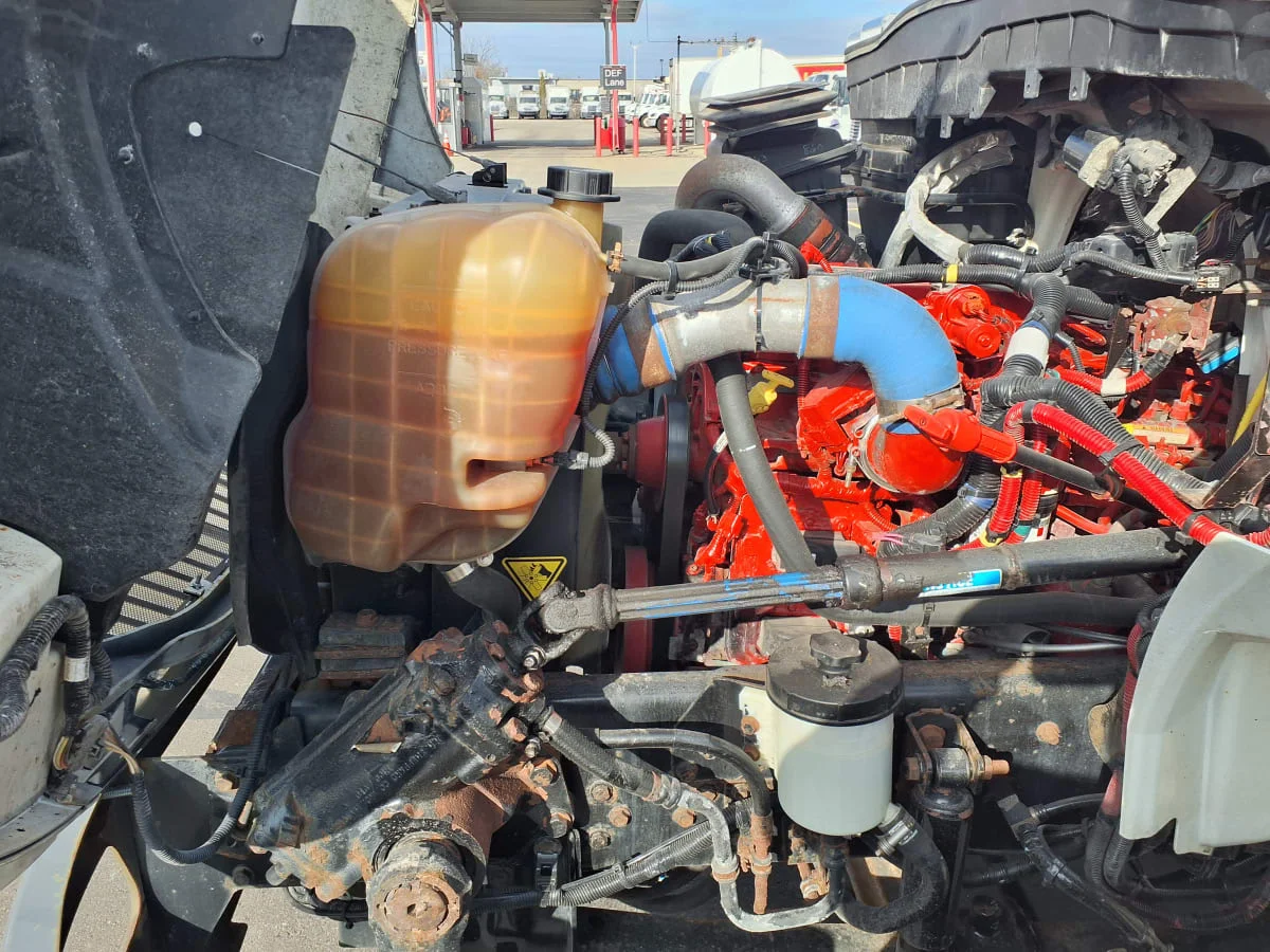 2018 International 4300 - image 10