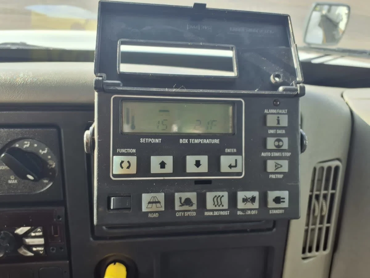 2018 International 4300 - image 7