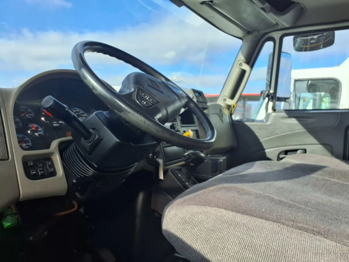 2018 International 4300 in Taylor, MI — photo 8