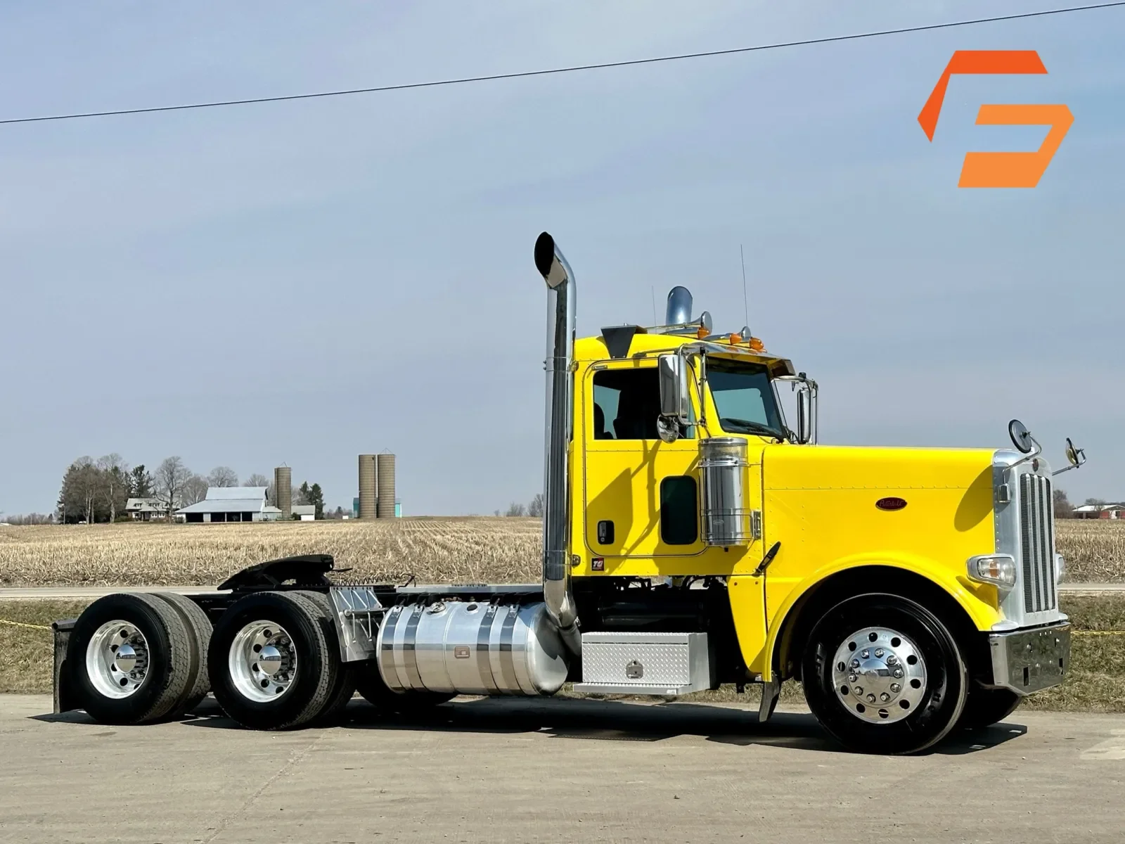 2014 Peterbilt 389 in New Lenox, IL