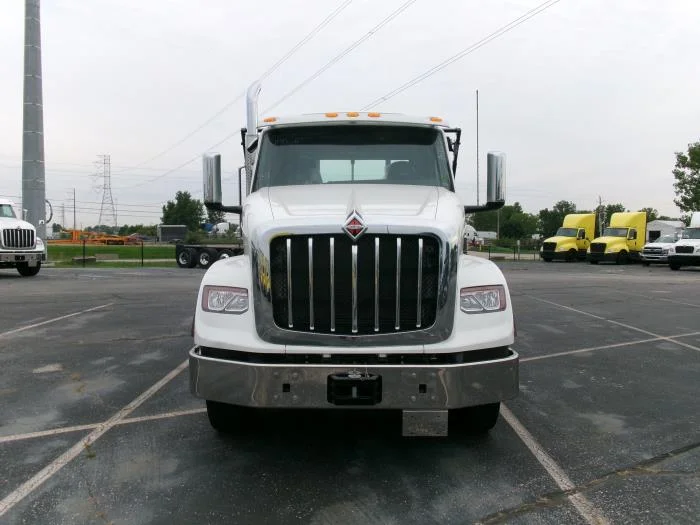 2026 International HX — photo 3