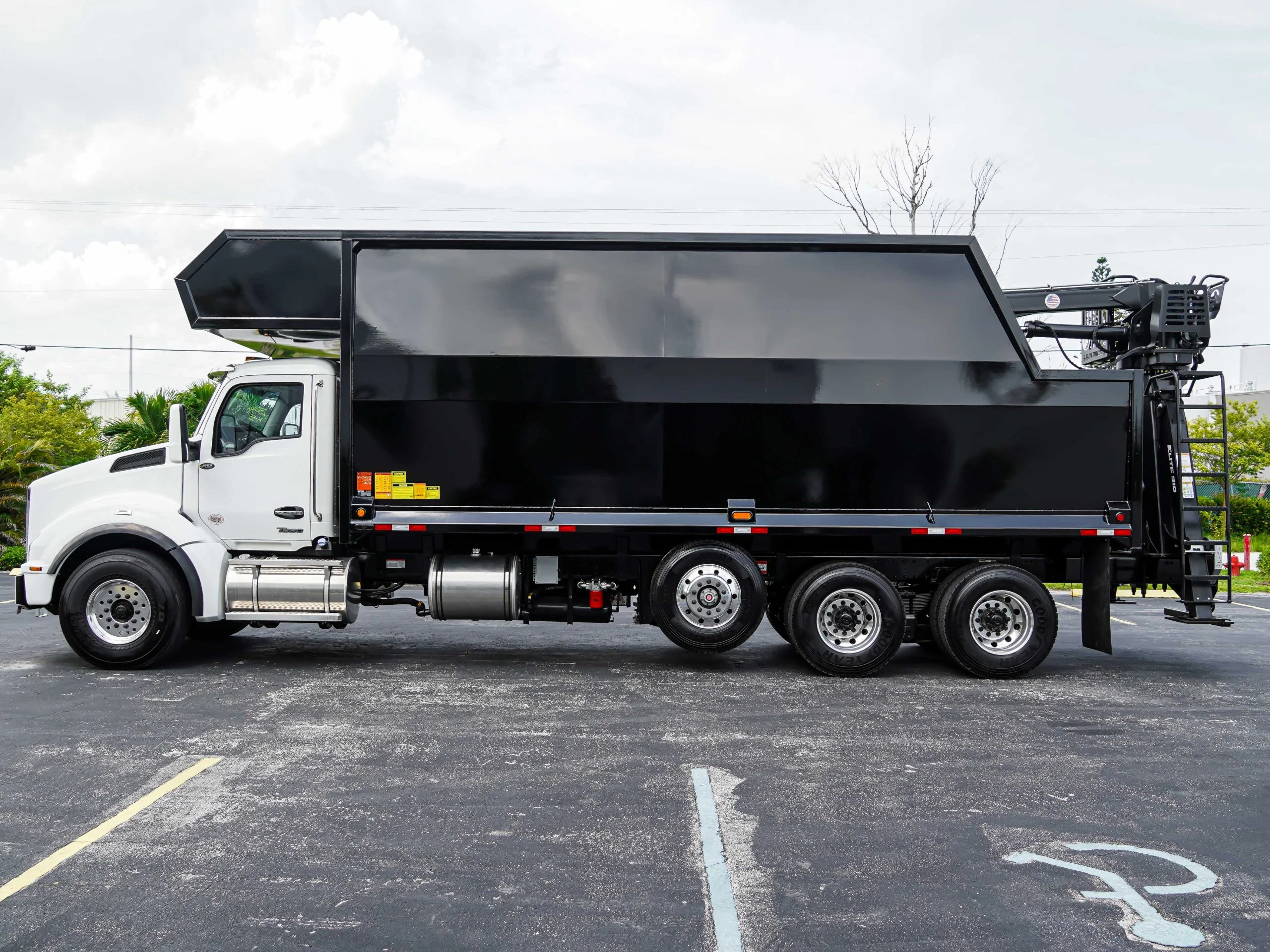 2025 Kenworth T880 — photo 6