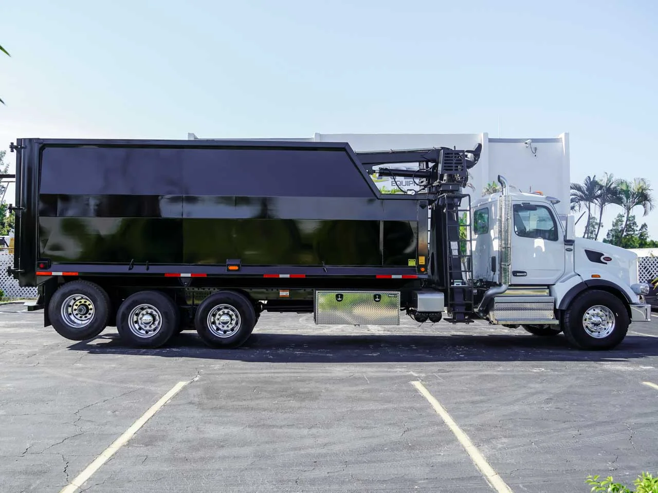 2025 Peterbilt 567 - image 4