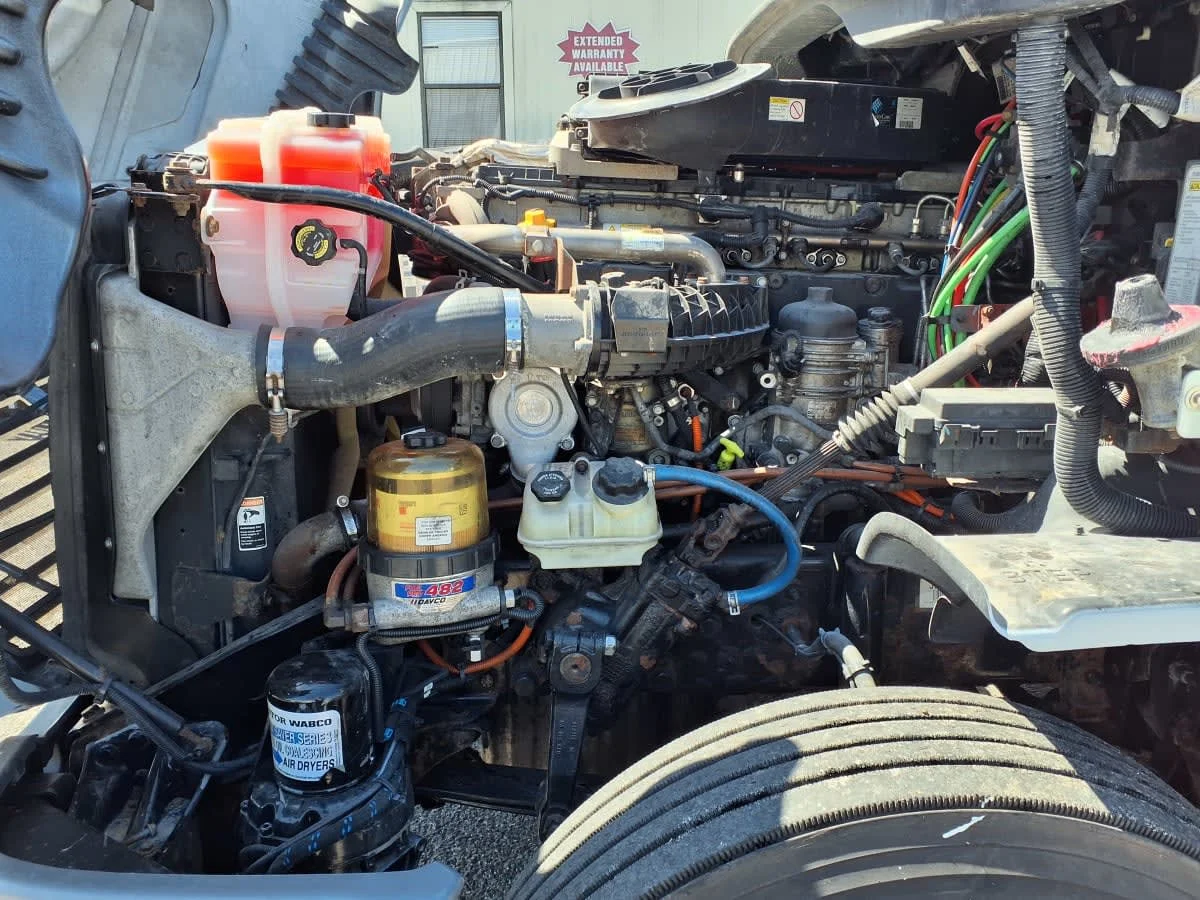 2018 Freightliner Cascadia in Knoxville, TN — photo 8