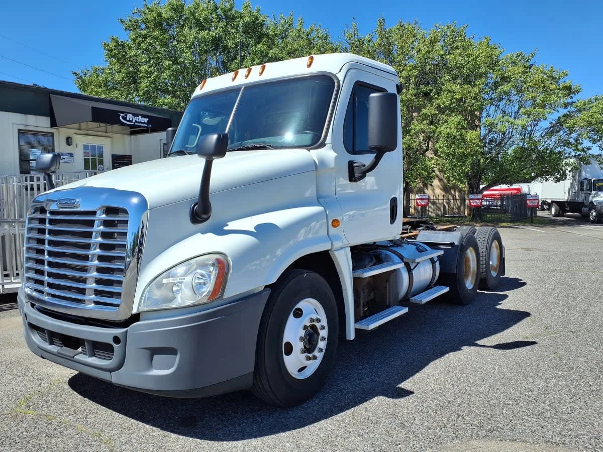 2018 Freightliner Cascadia in Knoxville, TN