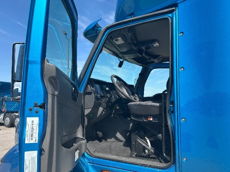 2019 International RH - image 9