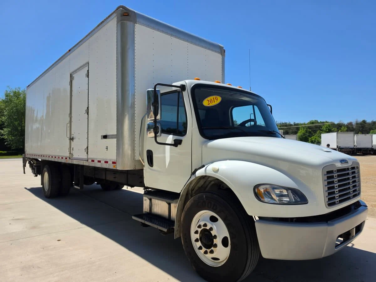 2019 Freightliner M2 106 in Atlanta, GA — photo 3
