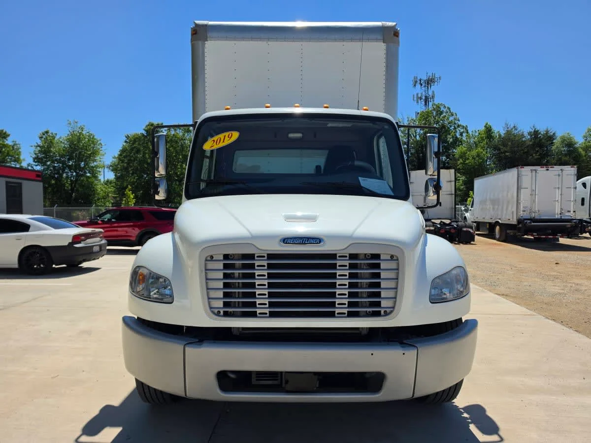 2019 Freightliner M2 106 in Atlanta, GA — photo 2
