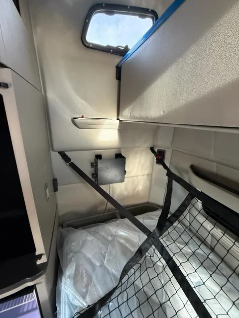 2026 Peterbilt 579 - image 9