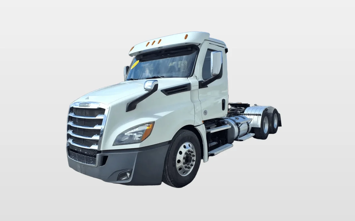 2021 Freightliner Cascadia - image 1