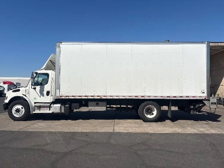 2022 Freightliner M2 106 - image 4