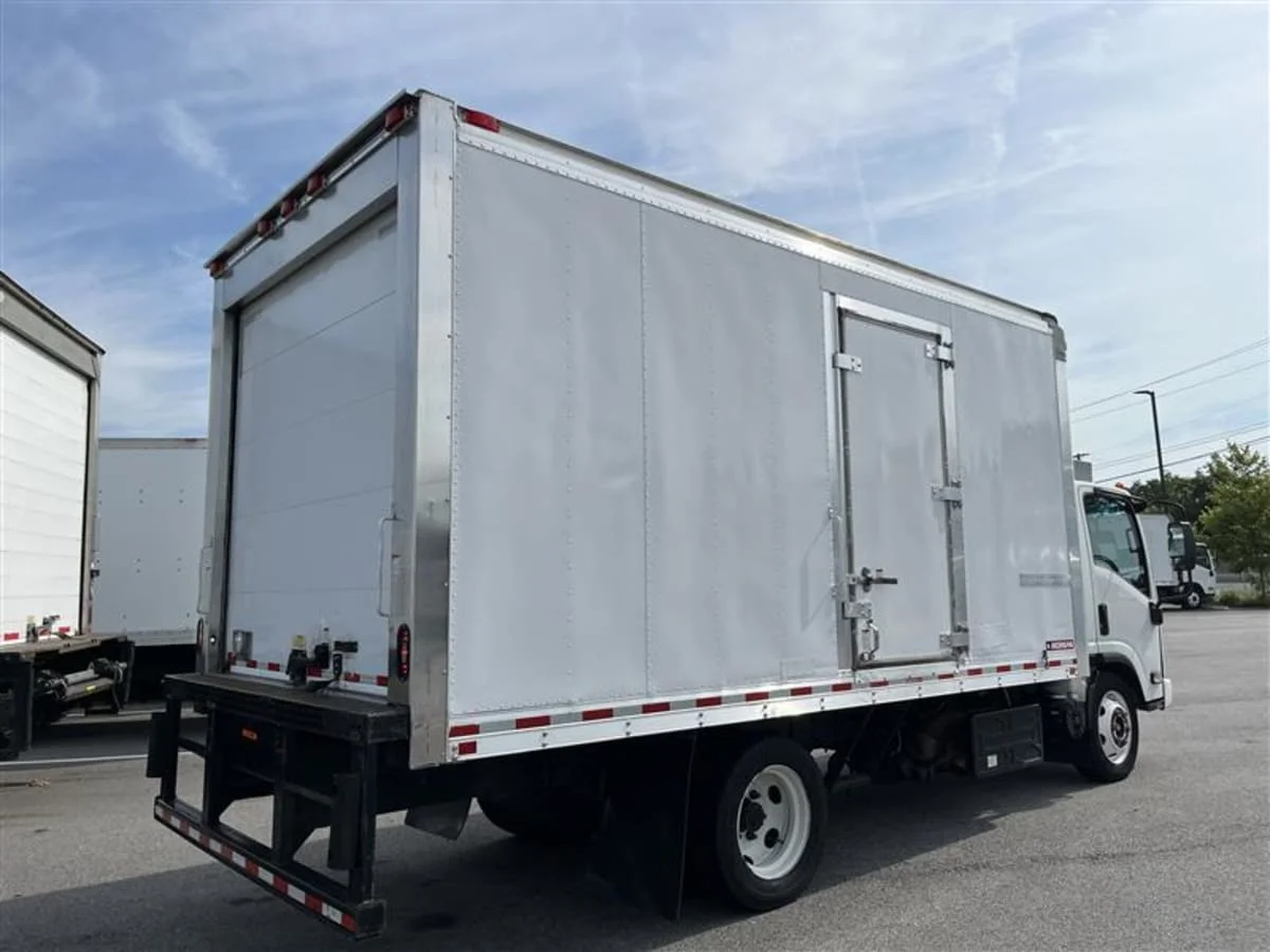 2019 Isuzu NQR - image 4