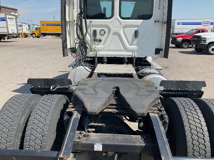 2019 Freightliner Cascadia in Piqua, OH — photo 6