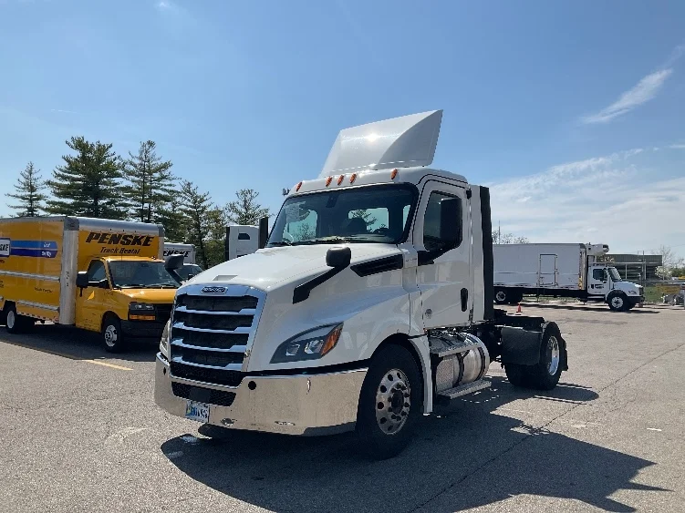 2019 Freightliner Cascadia in Piqua, OH — photo 3