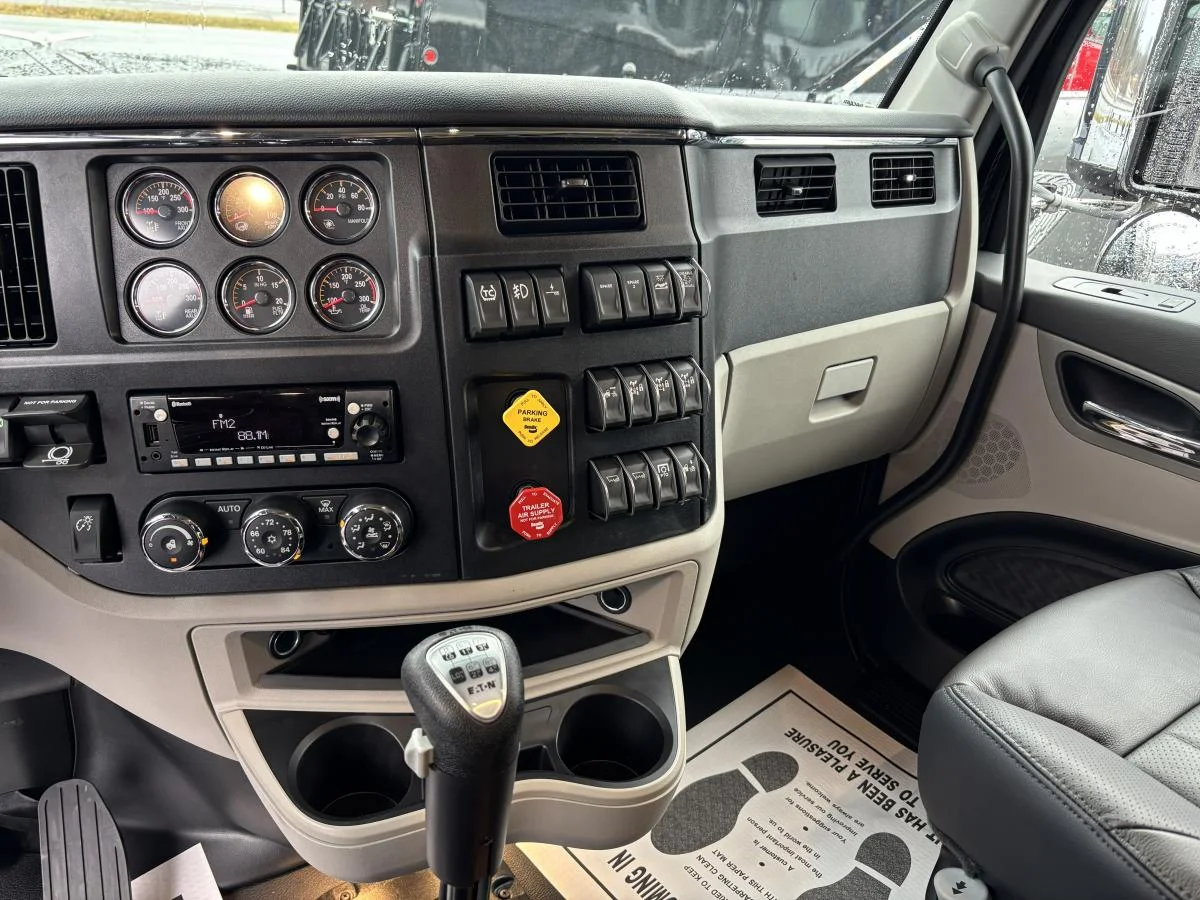 2027 Peterbilt 589 in Utica, NY — photo 6