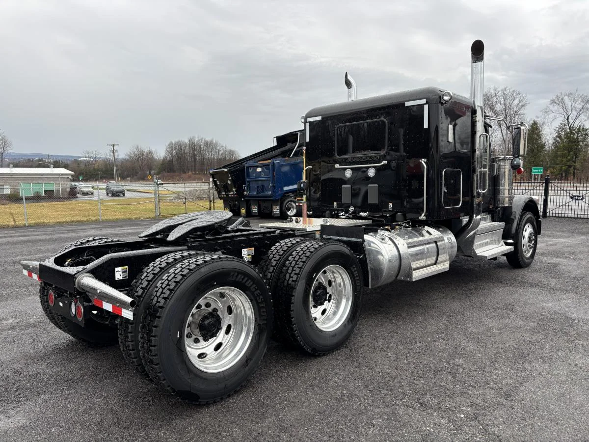 2027 Peterbilt 589 in Utica, NY — photo 3