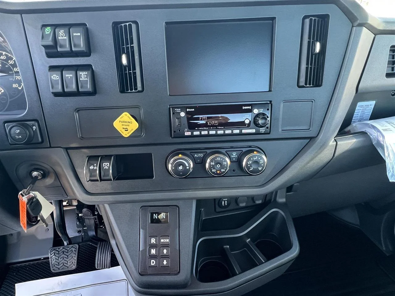 2026 Peterbilt 536 - image 11