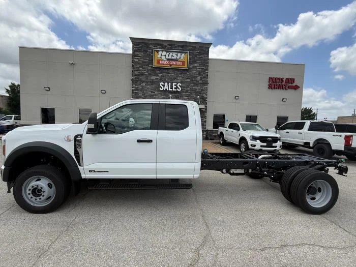 2026 Ford F-550 — photo 3