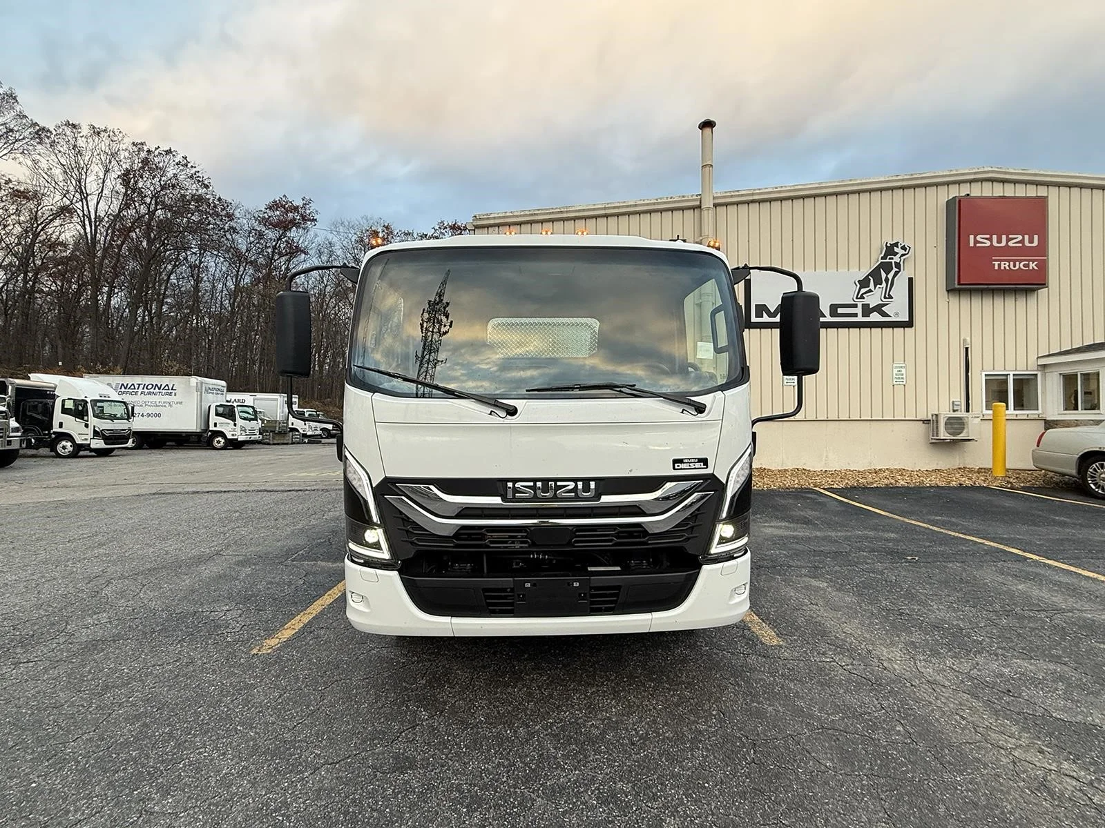 2025 Isuzu NRR in Worcester, MA — photo 2