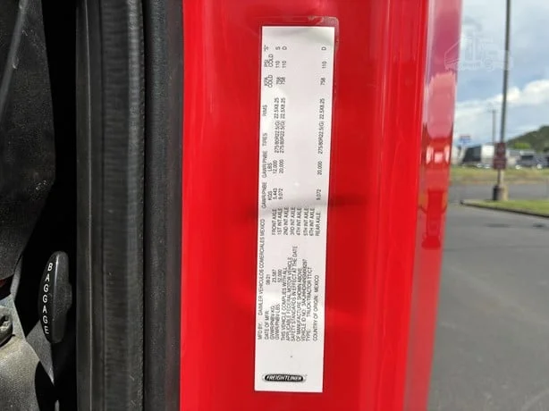 2022 Freightliner Cascadia in Medford, OR — photo 22