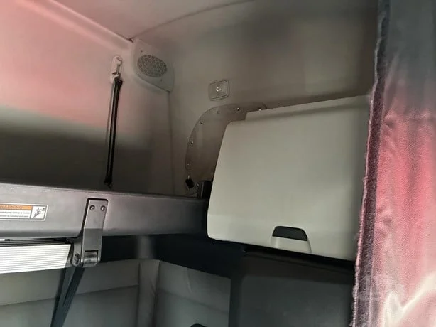 2022 Freightliner Cascadia in Medford, OR — photo 13