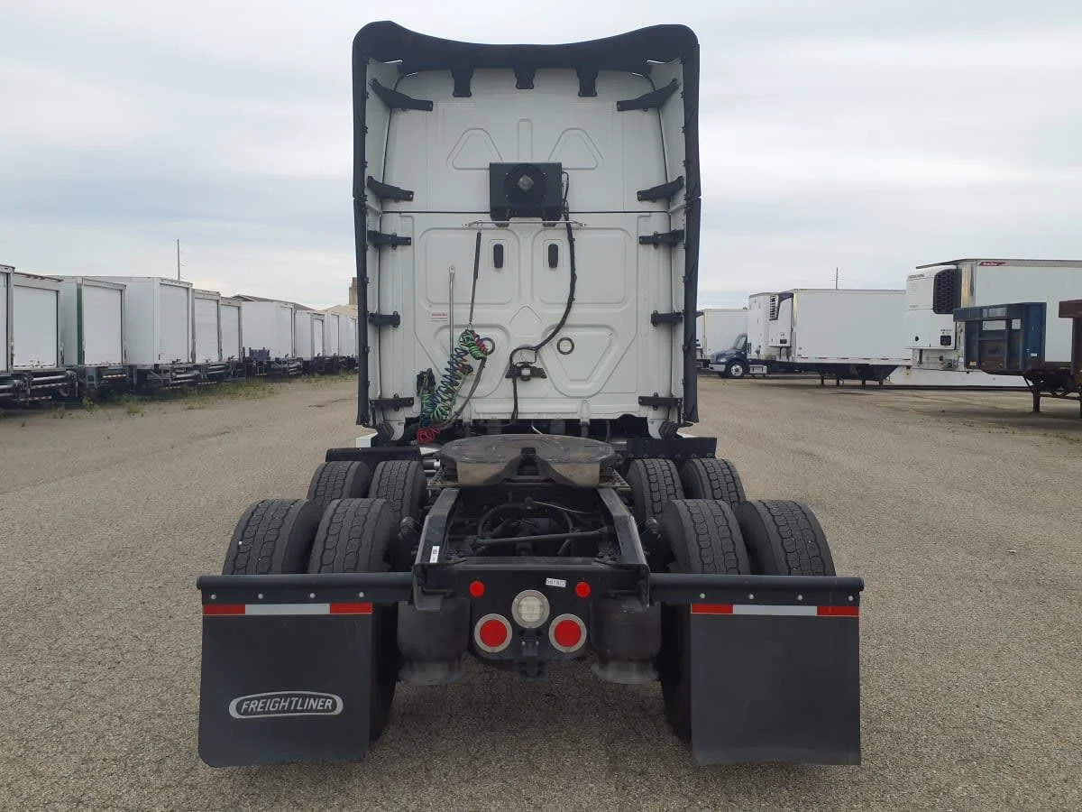 2022 Freightliner Cascadia in Wayland, MI — photo 5