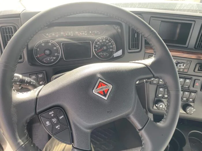 2026 International HX - image 14