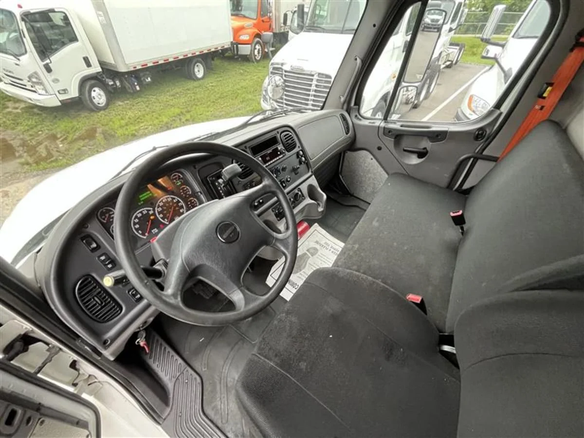2018 Freightliner M2 106 in Beltsville, MD — photo 7