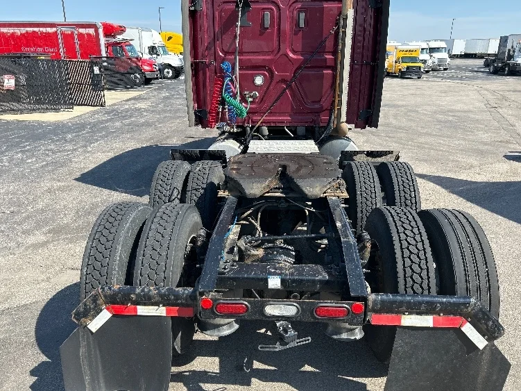 2020 Freightliner Cascadia - image 6