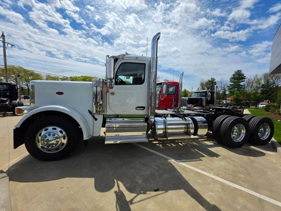 2027 Peterbilt 589 in Plainville, MA — photo 7