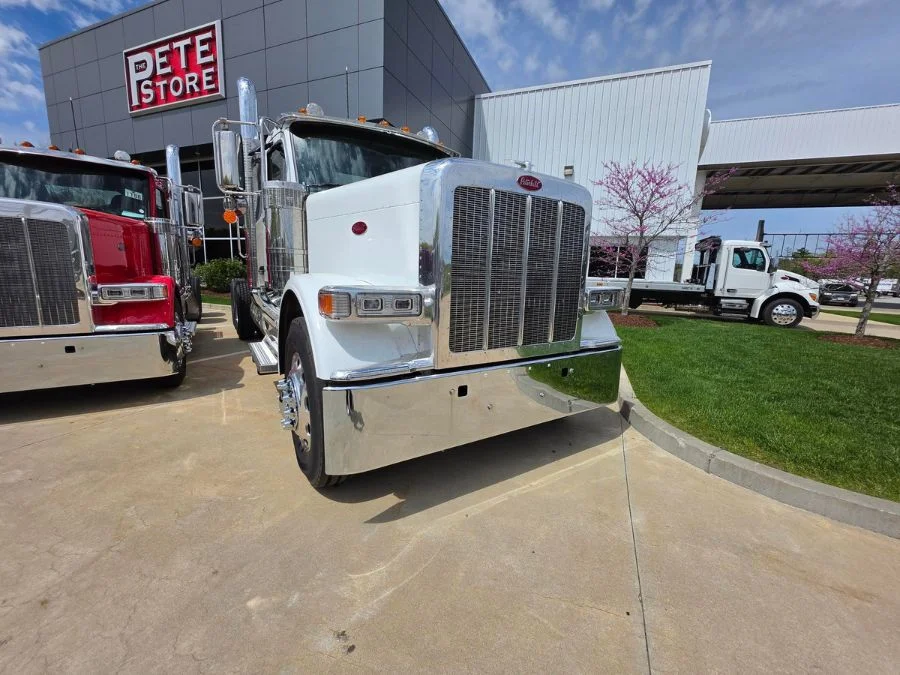 2027 Peterbilt 589 in Plainville, MA — photo 8