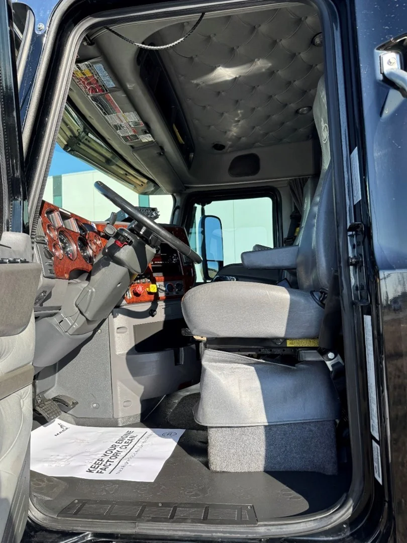 2016 MACK CXU613 - USED TRUCKS SLEEPER - image 12