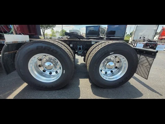 2023 Kenworth T680 in Memphis, TN — photo 4