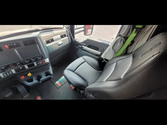 2023 Kenworth T680 in Memphis, TN — photo 21