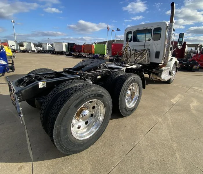 2020 Peterbilt 567 - image 7