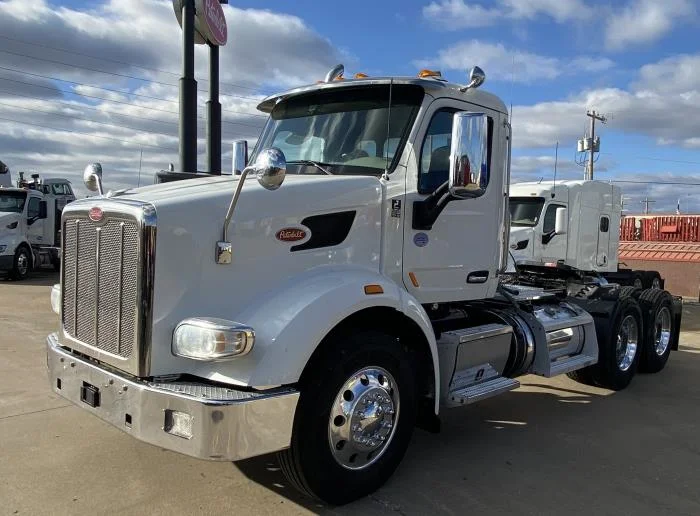 2020 Peterbilt 567 - image 2