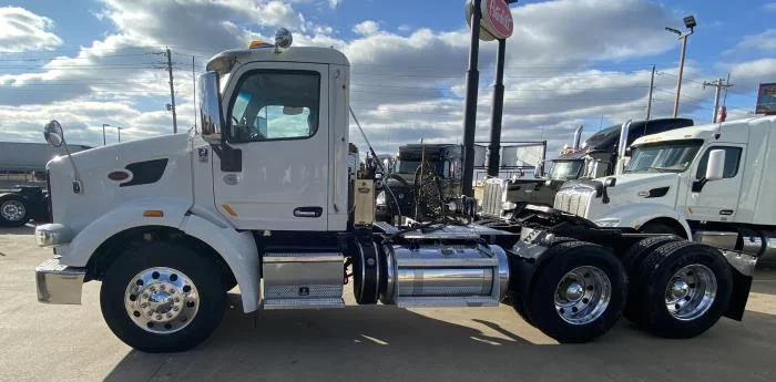 2020 Peterbilt 567 - image 3