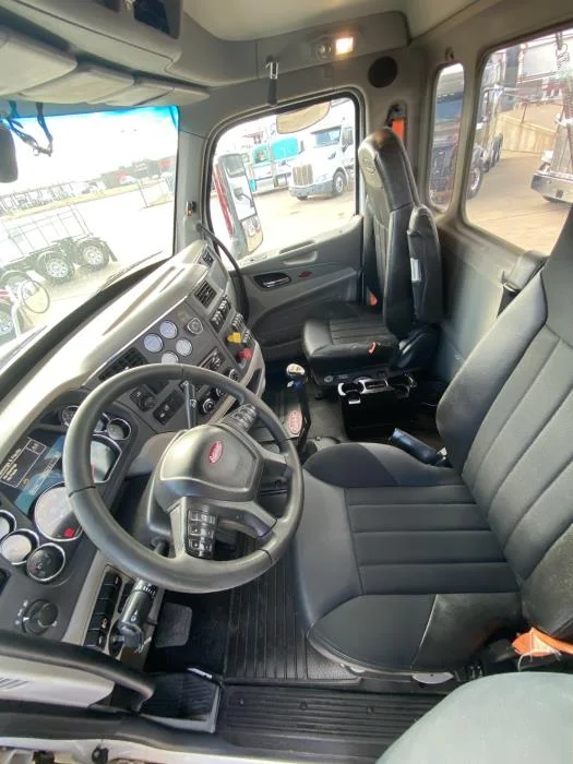 2020 Peterbilt 567 - image 22