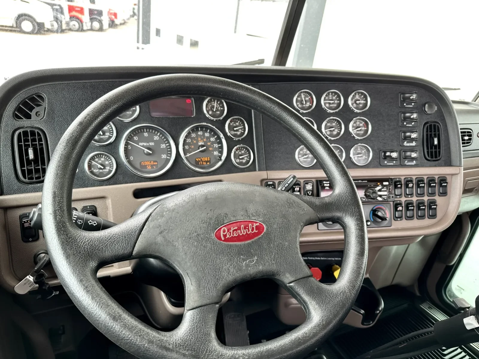 2020 Peterbilt 389 - image 16