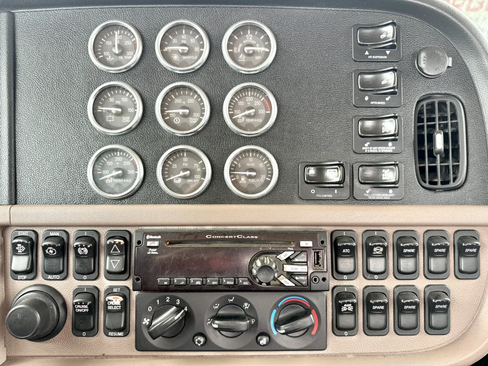 2020 Peterbilt 389 in New Lenox, IL — photo 18