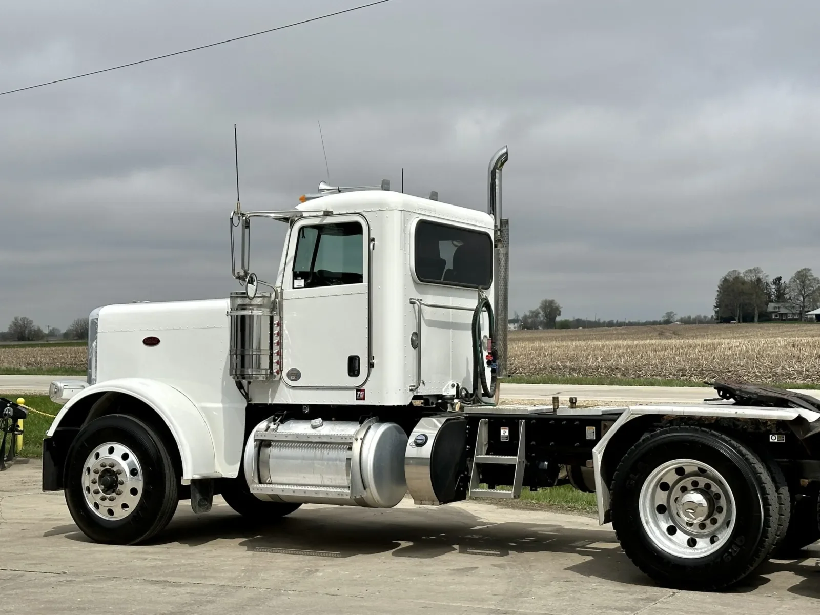 2020 Peterbilt 389 - image 8