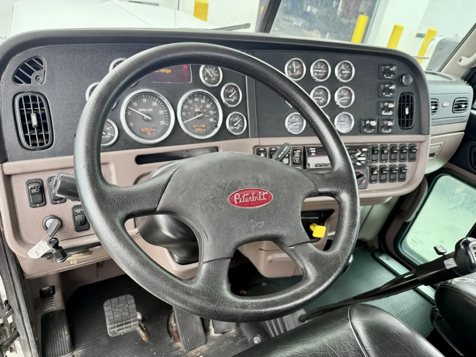 2020 Peterbilt 389 in New Lenox, IL — photo 15